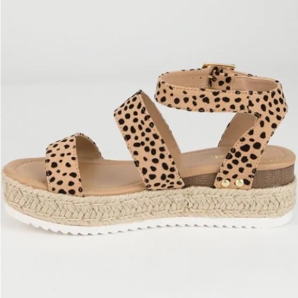 Soda Espadrille- Size 7 - Picture 2 of 8